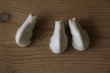 画像1: 伊藤　満　ねこ箸置き　白　しっぽ左 (1)